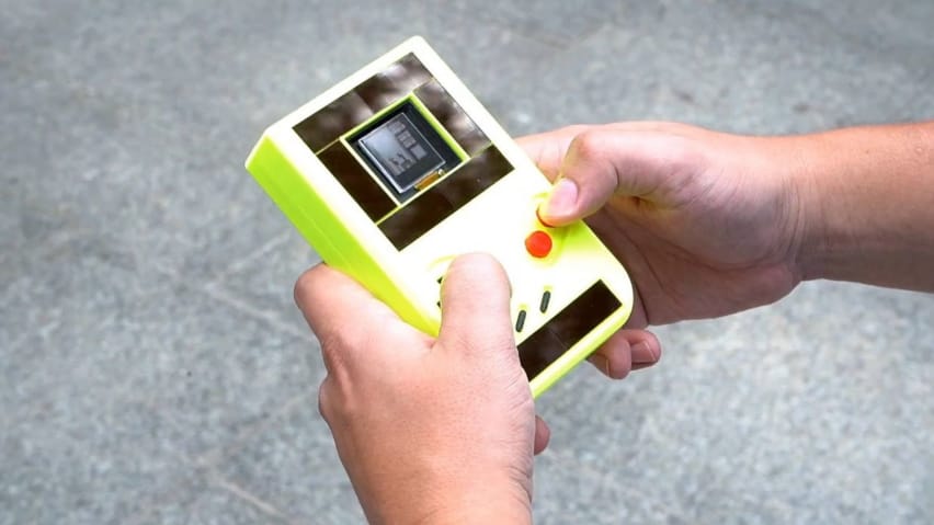 Батареясыз Game Boy экраны