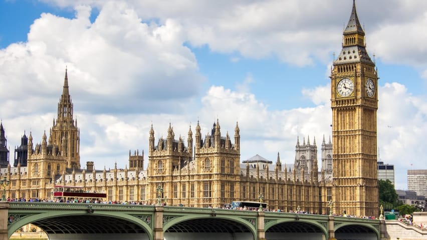 Le Camere del Parlamento del Regno Unito, dove i parlamentari britannici discutono questioni come la regolamentazione del gioco nel Regno Unito. Immagine gentilmente concessa da London Perfect.