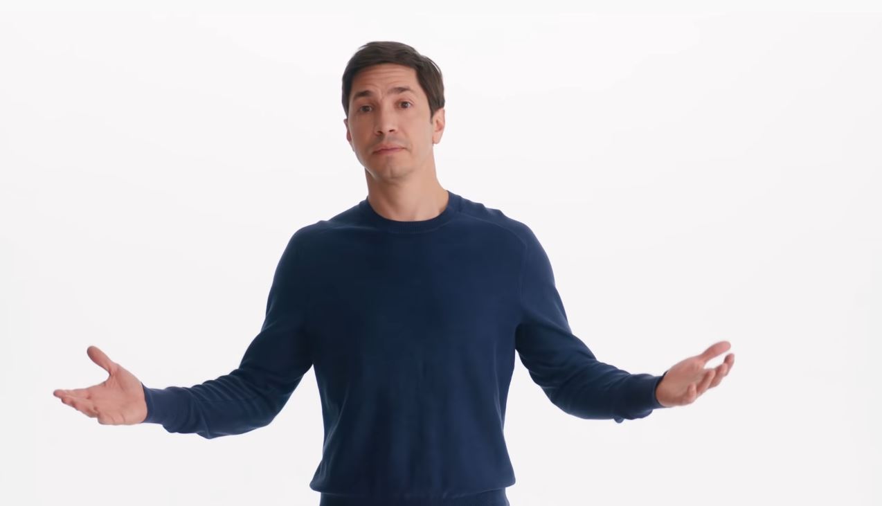 Intel jaunajā reklāmu kampaņā, kurā tiek slavēti personālie datori, ievieto "I'm a Mac" puisi,