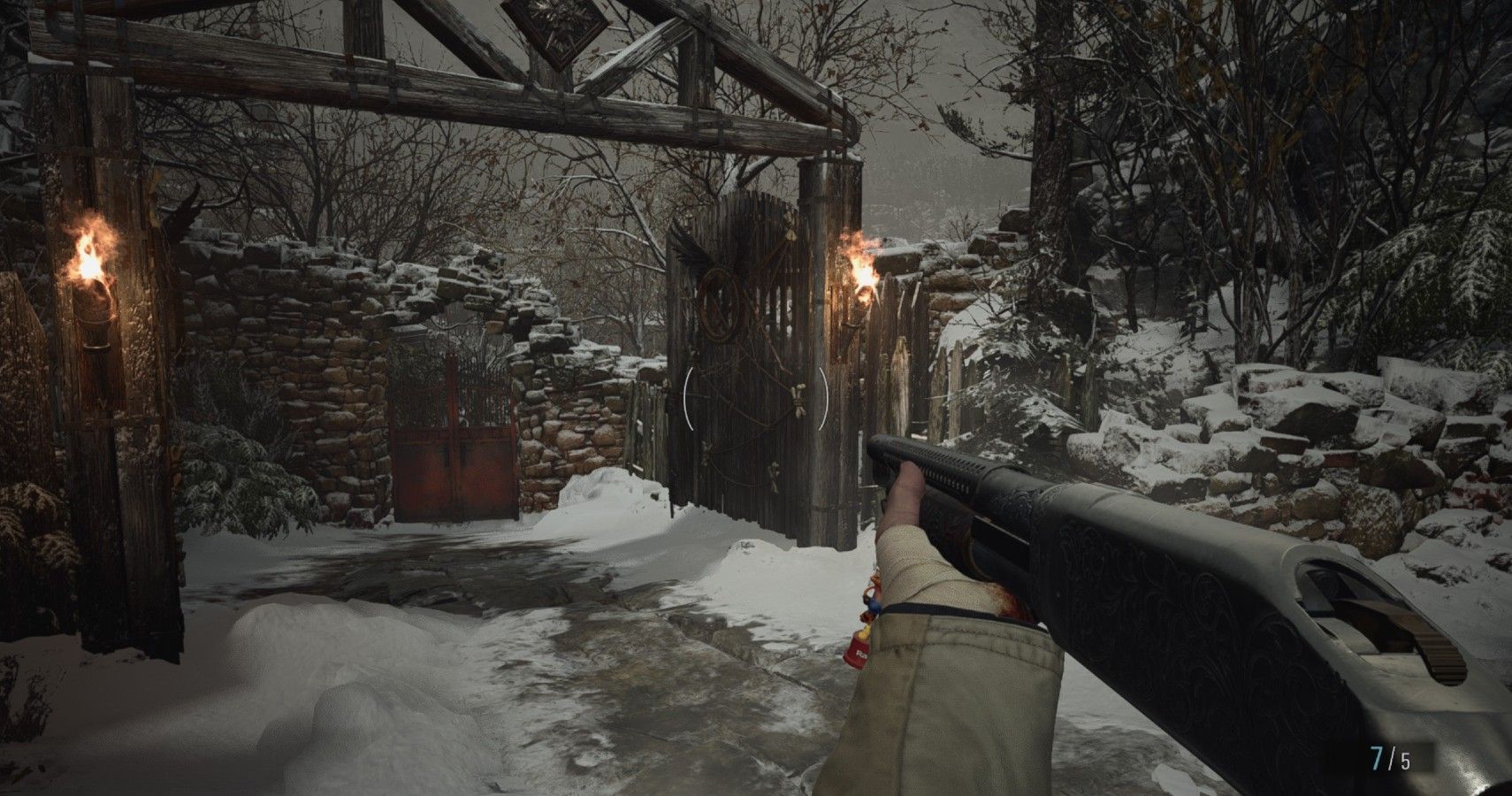 Resident Evil Village Cumu equipà i charms d'arme