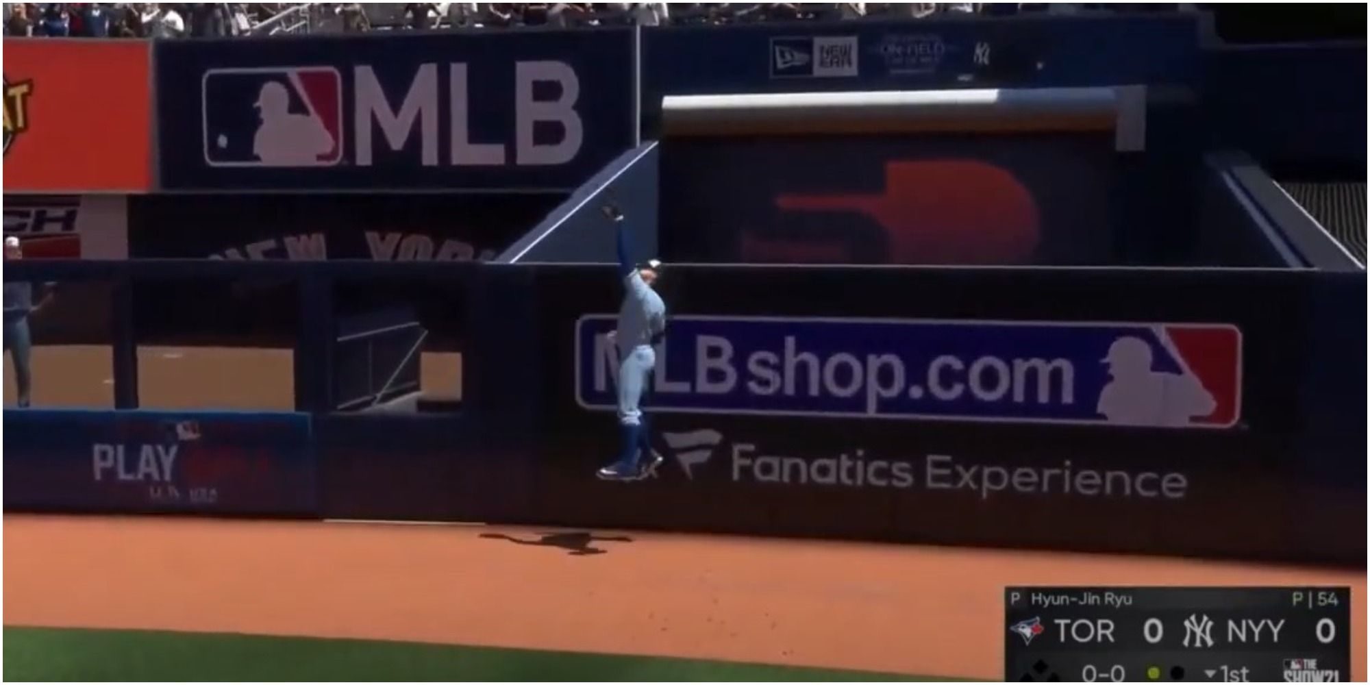 mlb-the-show-21-robbing-a-home-run-in-center-field-5414887