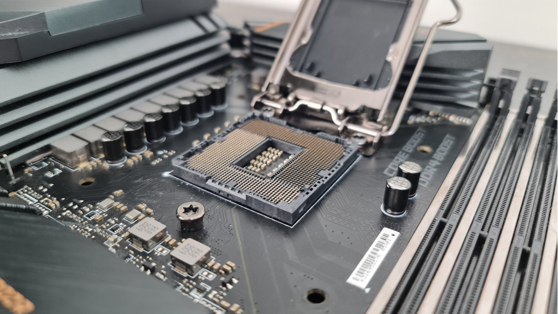 Plaka nagusia CPU chipset