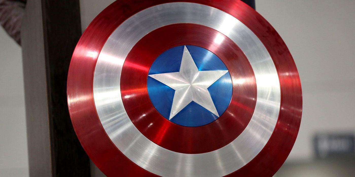 Ħieles Guy Captain America Shield